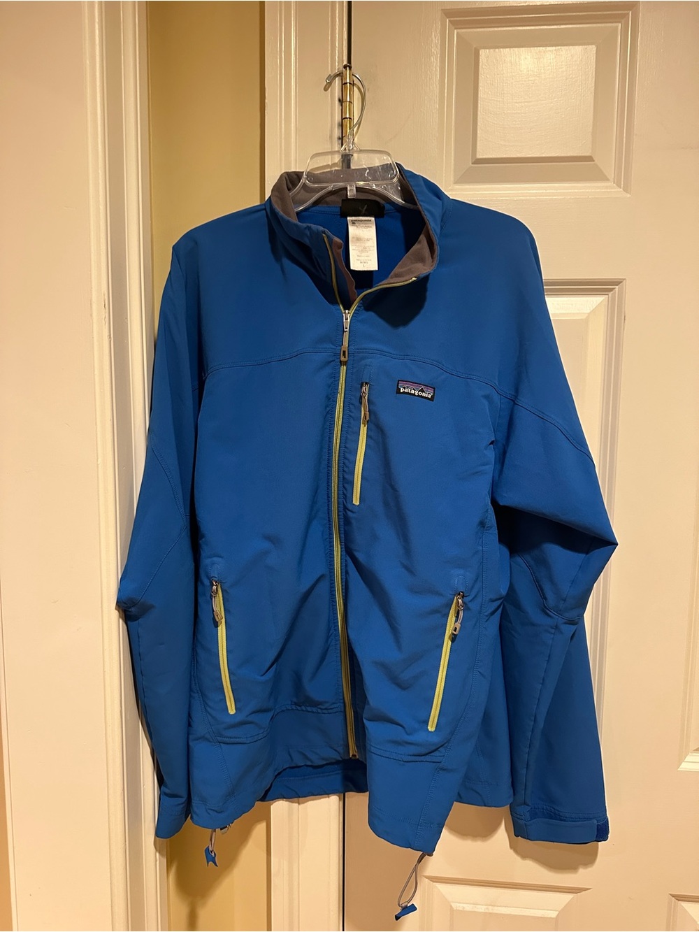 Patagonia Men’s Large Blue Soft Shell Jacket Full Zip Outdoor Hiking